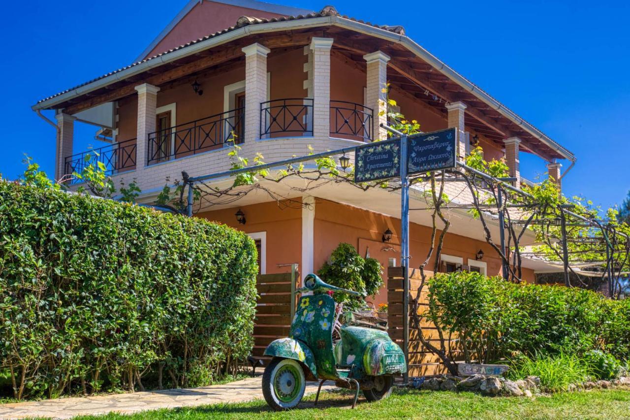 Christinas Apartments Agios Matthaios  Ngoại thất bức ảnh