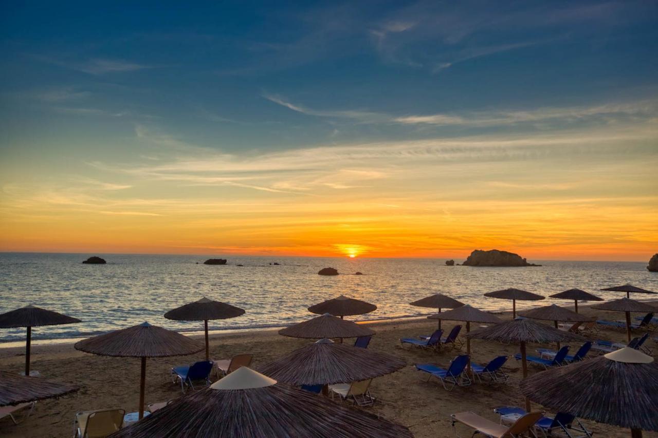 Christinas Apartments Agios Matthaios  Ngoại thất bức ảnh