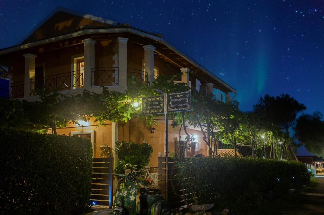 Christinas Apartments Agios Matthaios  Ngoại thất bức ảnh