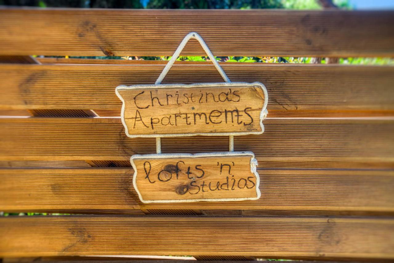 Christinas Apartments Agios Matthaios  Ngoại thất bức ảnh