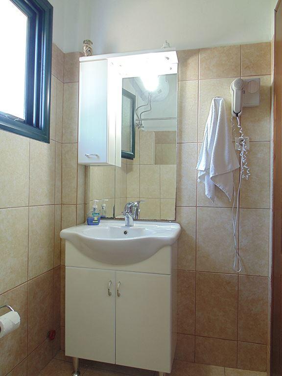 Christinas Apartments Agios Matthaios  Ngoại thất bức ảnh